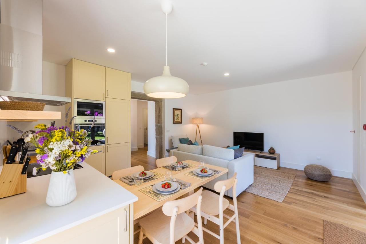 Appartamento Linden Tree House A And B Caldelas Esterno foto